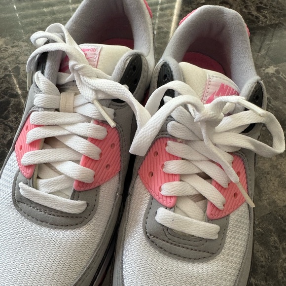 LIKE NEW‼️‼️
Nike Women's Air Max Sneakers - Gray and Pink - Picture 3 of 8